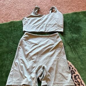 Gymshark Light Green Sports Set